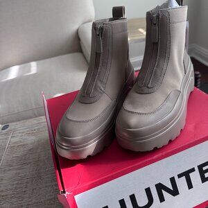 NWB Hunter Explorer Womens Ankle Zip Flatform Tan Beige Chelsea Boots Size 9
